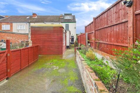 CAM02351G0-PR0084-STILL028