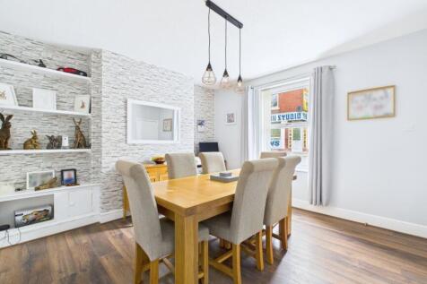 CAM03669G0-PR0037-STILL008