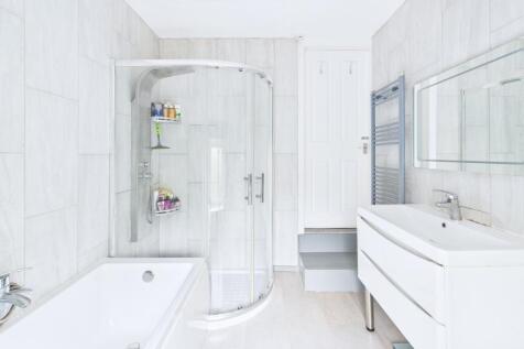 CAM03669G0-PR0037-STILL022