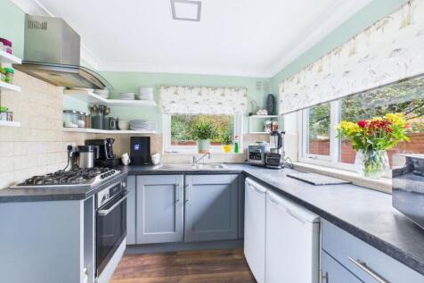 CAM03669G0-PR0037-STILL011