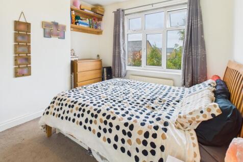 CAM04233G0-PR0035-STILL002