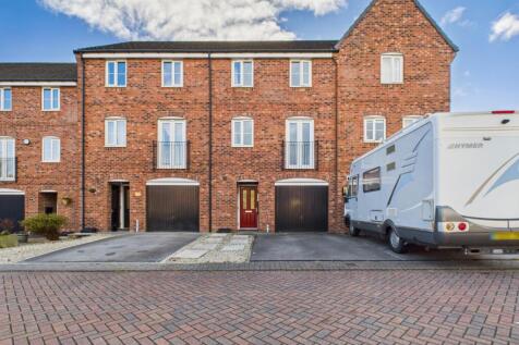 CAM04233G0-PR0036-STILL039