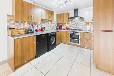 CAM04233G0-PR0036-STILL009