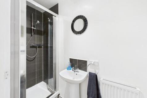 CAM04233G0-PR0036-STILL002