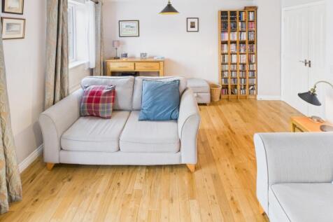 CAM04233G0-PR0036-STILL019