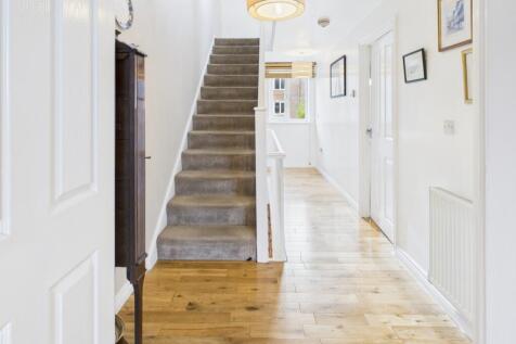 CAM04233G0-PR0036-STILL013