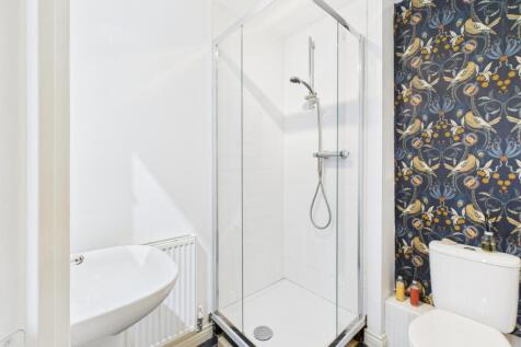 CAM04233G0-PR0036-STILL029