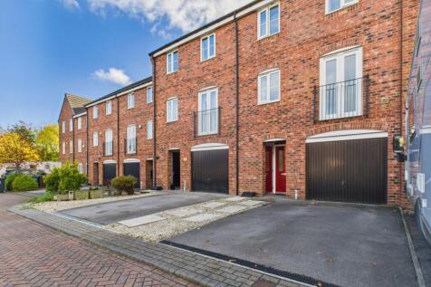 CAM04233G0-PR0036-STILL040