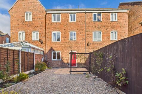 CAM04233G0-PR0036-STILL034