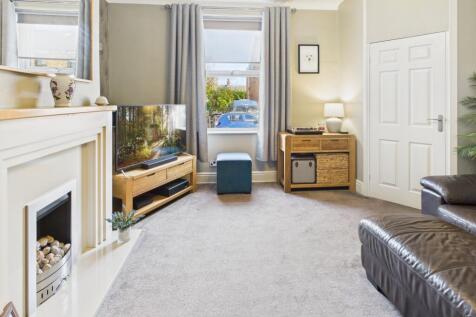 CAM04233G0-PR0038-STILL003