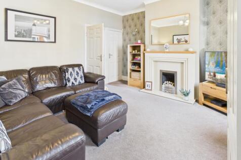 CAM04233G0-PR0038-STILL001