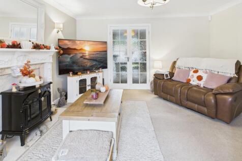 CAM04233G0-PR0037-STILL012