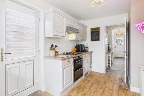 CAM04233G0-PR0037-STILL007