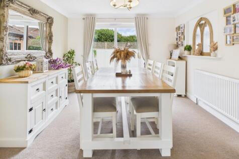 CAM04233G0-PR0037-STILL014