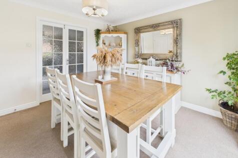 CAM04233G0-PR0037-STILL016