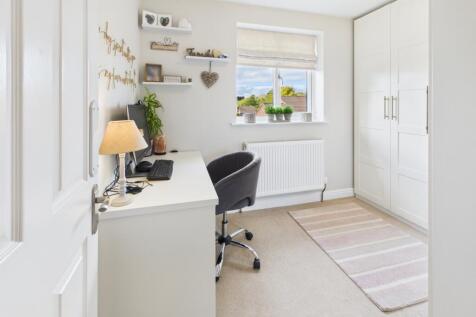 CAM04233G0-PR0037-STILL026