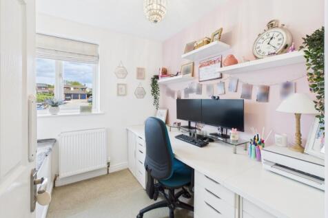 CAM04233G0-PR0037-STILL022