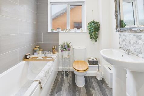 CAM04233G0-PR0037-STILL021