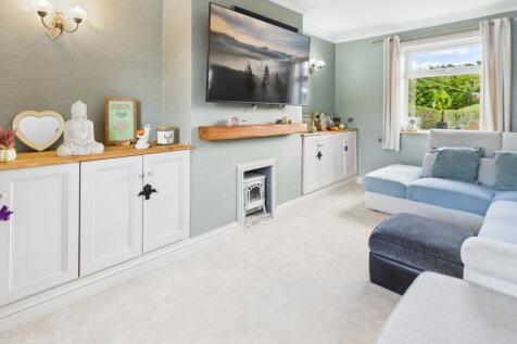 CAM04233G0-PR0039-STILL005