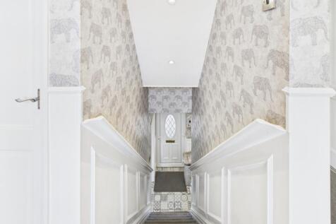 CAM04233G0-PR0039-STILL027