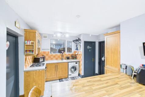 CAM03669G0-PR0038-STILL005