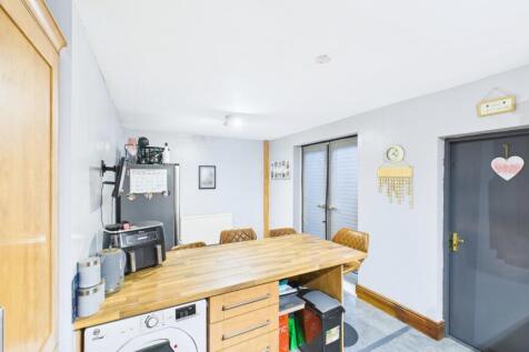 CAM03669G0-PR0038-STILL007