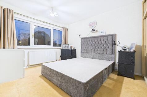 CAM03669G0-PR0038-STILL015