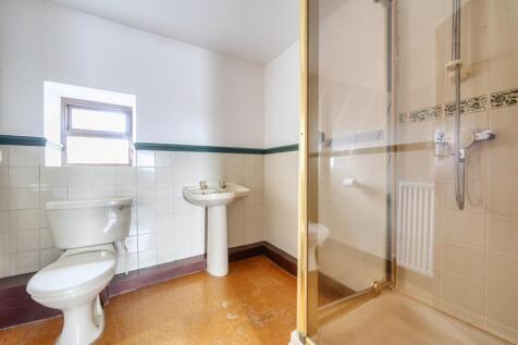 Ensuite To Master Bedroom 