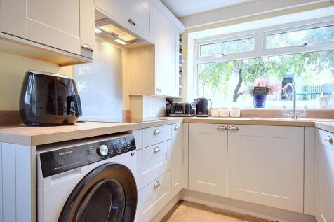 Malham Road EweMove Brighouse Olly (23)