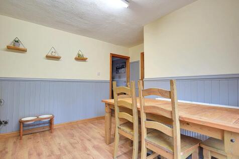 Malham Road EweMove Brighouse Olly (26)