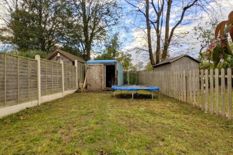 Malham Road EweMove Brighouse Olly (15)