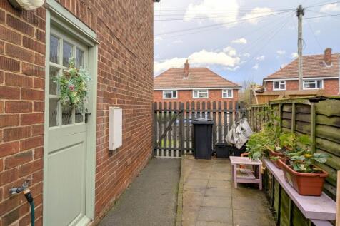 Malham Road EweMove Brighouse Olly (18)