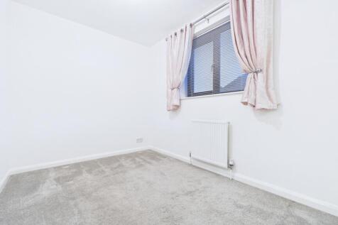 CAM03669G0-PR0039-STILL010