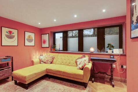 Open-Plan Reception Room