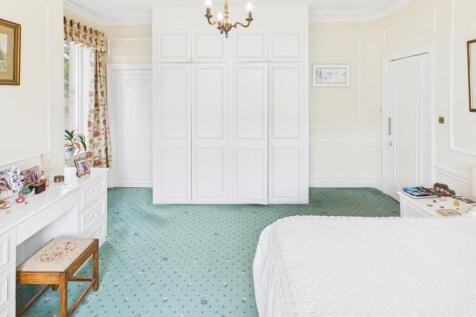 CAM04233G0-PR0042-STILL012