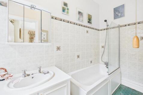 CAM04233G0-PR0042-STILL013