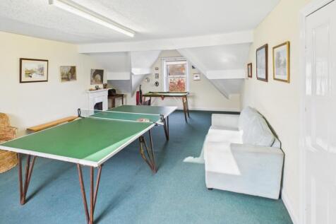 CAM04233G0-PR0042-STILL001