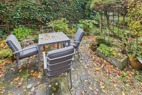 CAM04233G0-PR0042-STILL059