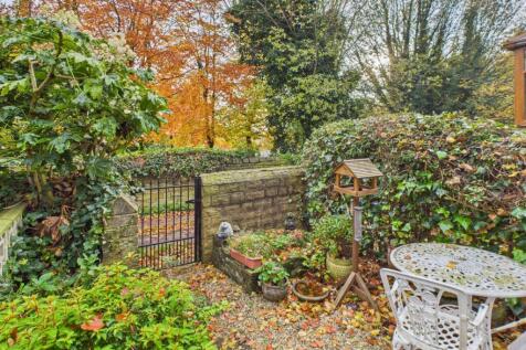 CAM04233G0-PR0042-STILL057