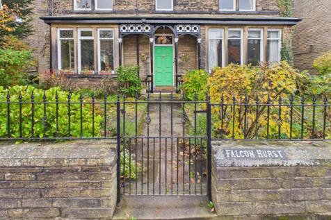 CAM04233G0-PR0042-STILL063