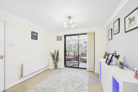 Dining Room to Conservatory