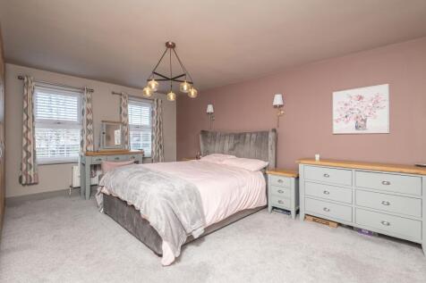 49 - 5 Hartshead Court WF15 8FG