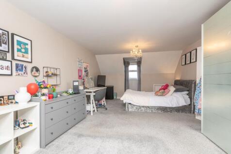 73 - 5 Hartshead Court WF15 8FG