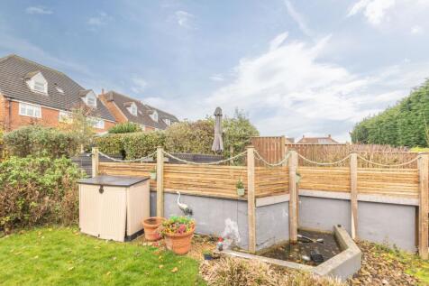 83 - 5 Hartshead Court WF15 8FG