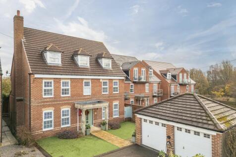 101 - 5 Hartshead Court WF15 8FG