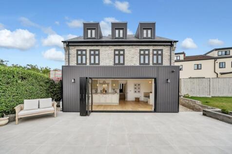 Patio &amp; Entertaing Space 