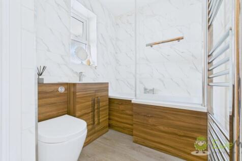 CAM03669G0-PR0034-STILL019