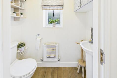 CAM04233G0-PR0033-STILL004