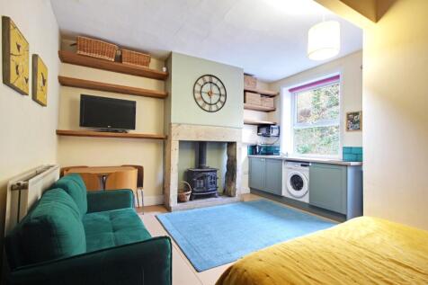 Lounge or Studio Flat