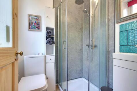 Studio Shower Room GF